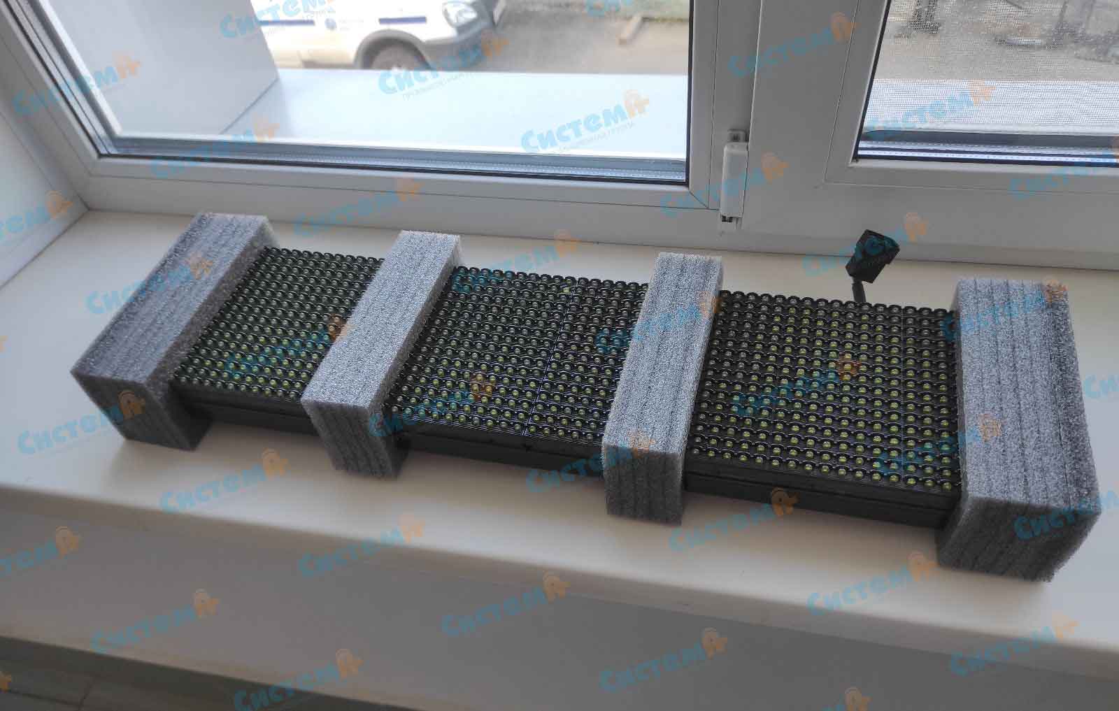 Транспортная картонная упаковка с фиксирующими вставками из пенополиэтилена Транспортная картонная упаковка с фиксирующими вставками из пенополиэтилена